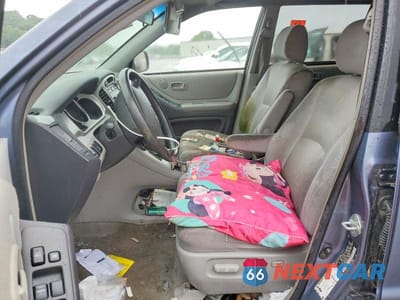 Zdjęcie 7 z 13 samochodu: 2004 TOYOTA HIGHLANDER BASE VIN:JTEDP21A240004827 - miniatura