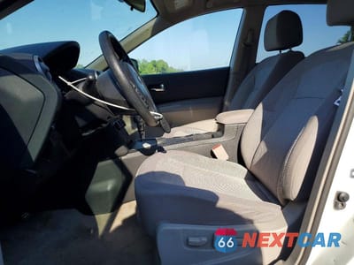 Zdjęcie 7 z 14 samochodu: 2012 NISSAN ROGUE S VIN:JN8AS5MV1CW385981 - miniatura