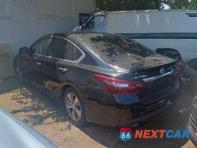 Trzecie zdjęcie samochodu z tyłu: 2017 NISSAN ALTIMA 2.5 SR VIN:1N4AL3AP8HC109220 - miniatura