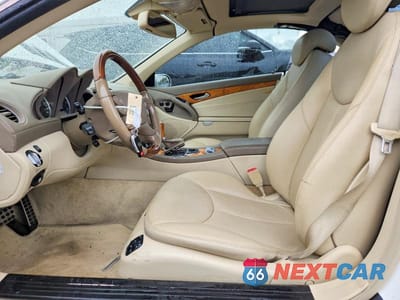 Zdjęcie 7 z 12 samochodu: 2007 MERCEDES-BENZ SL 550 VIN:WDBSK71F17F121608 - miniatura