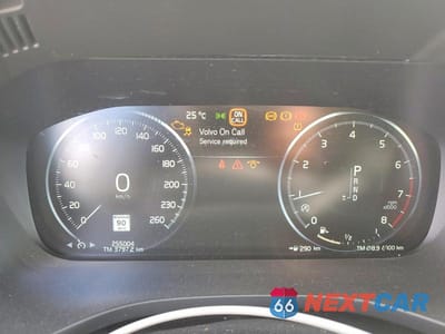 Zdjęcie 9 z 14 samochodu: 2018 VOLVO XC60 T6 MOMENTUM VIN:YV4A22RK3J1027216 - miniatura