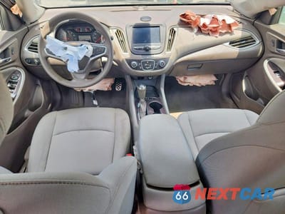 Zdjęcie 8 z 12 samochodu: 2017 CHEVROLET MALIBU LS VIN:1G1ZB5ST4HF165220 - miniatura