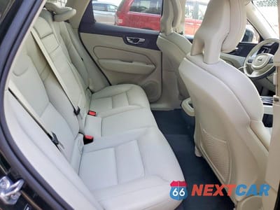 Zdjęcie 11 z 13 samochodu: 2018 VOLVO XC60 T5 MOMENTUM VIN:YV4102RK2J1090510 - miniatura