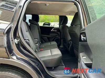 Piąte zdjęcie samochodu w środku: 2024 MITSUBISHI OUTLANDER ES VIN:JA4J4UA89RZ057417 - miniatura