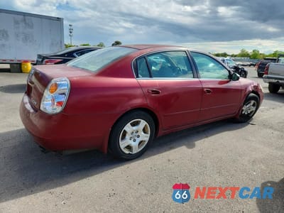 Trzecie zdjęcie samochodu z tyłu: 2003 NISSAN ALTIMA 2.5 VIN:1N4AL11D33C349374 - miniatura