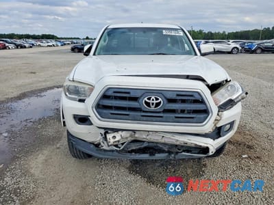 Piąte zdjęcie samochodu w środku: 2017 TOYOTA TACOMA SR5 VIN:5TFRX5GN4HX088085 - miniatura