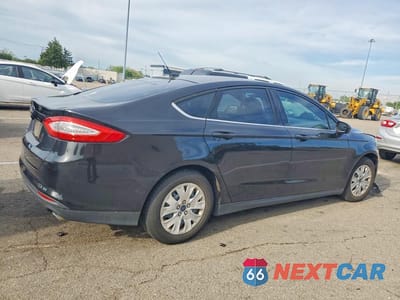 Trzecie zdjęcie samochodu z tyłu: 2014 FORD FUSION S VIN:1FA6P0G72E5363358 - miniatura