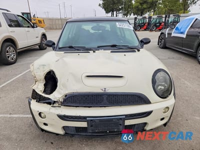 Piąte zdjęcie samochodu w środku: 2005 MINI COOPER S VIN:WMWRE33455TD92763 - miniatura
