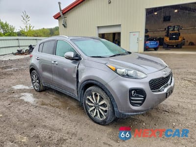 Czwarte zdjęcie samochodu z boku: 2017 KIA SPORTAGE EX VIN:KNDPNCAC3H7236414 - miniatura