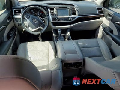 Zdjęcie 8 z 13 samochodu: 2015 TOYOTA HIGHLANDER LIMITED VIN:5TDYKRFH0FS104170 - miniatura