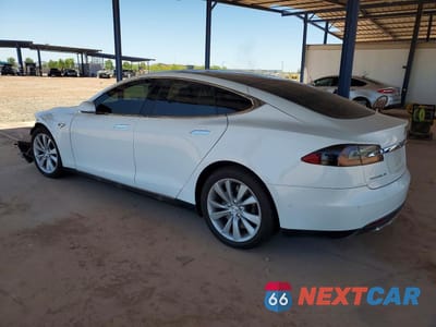 Drugie zdjęcie samochodu z przodu: 2016 TESLA MODEL S VIN:5YJSA1E29GF128870 - miniatura