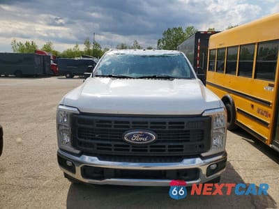Zdjęcie 9 z 10 samochodu: 2023 FORD F350 SUPER DUTY VIN:1FT8W3DT6PED79283 - miniatura