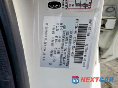 Zdjęcie 12 z 12 samochodu: 2016 MAZDA 3 SPORT VIN:JM1BM1U76G1295636 - miniatura