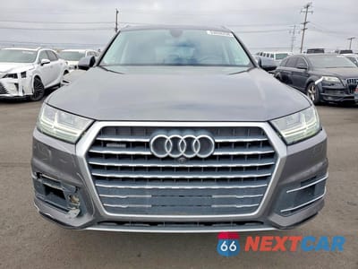 Piąte zdjęcie samochodu w środku: 2019 AUDI Q7 PREMIUM PLUS VIN:WA1LHAF75KD037146 - miniatura