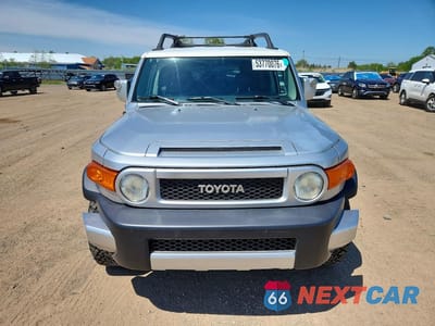 Piąte zdjęcie samochodu w środku: 2007 TOYOTA FJ CRUISER BASE VIN:JTEBU11F870038832 - miniatura