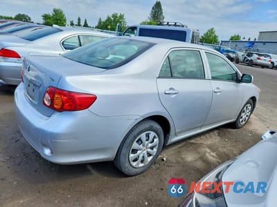 Trzecie zdjęcie samochodu z tyłu: 2010 TOYOTA COROLLA LE VIN:1NXBU4EE8AZ282631 - miniatura