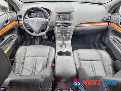 Zdjęcie 8 z 13 samochodu: 2015 LINCOLN MKT LIVERY VIN:2LMHJ5NKXFBL00918 - miniatura