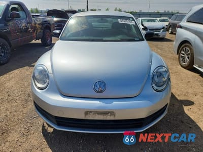 Piąte zdjęcie samochodu w środku: 2014 VOLKSWAGEN BEETLE VIN:3VWF17AT5EM636911 - miniatura