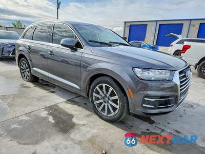 Czwarte zdjęcie samochodu z boku: 2019 AUDI Q7 PREMIUM PLUS VIN:WA1LHAF73KD038988 - miniatura