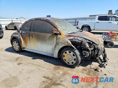 Czwarte zdjęcie samochodu z boku: 1999 VOLKSWAGEN NEW BEETLE GLS VIN:3VWCC21C8XM405553 - miniatura