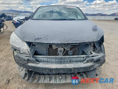 Piąte zdjęcie samochodu w środku: 2014 NISSAN SENTRA S VIN:3N1AB7AP4EY252241 - miniatura