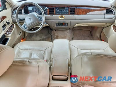 Zdjęcie 8 z 12 samochodu: 1999 LINCOLN TOWN CAR CARTIER VIN:1LNHM83W7XY624911 - miniatura