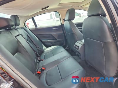 Zdjęcie 10 z 13 samochodu: 2018 JAGUAR XE VIN:SAJAR4FX0JCP34726 - miniatura