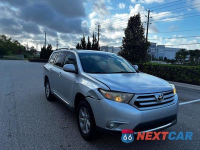 2011 TOYOTA HIGHLANDER BASE 5TDZA3EH7BS011047 - główne zdjęcie licytacji z USA - miniatura