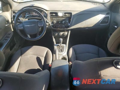 Zdjęcie 8 z 12 samochodu: 2014 CHRYSLER 200 LX VIN:1C3CCBAB7EN143459 - miniatura
