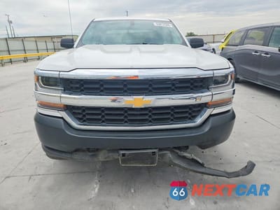 Piąte zdjęcie samochodu w środku: 2018 CHEVROLET SILVERADO K1500 VIN:3GCUKNEC7JG543855 - miniatura