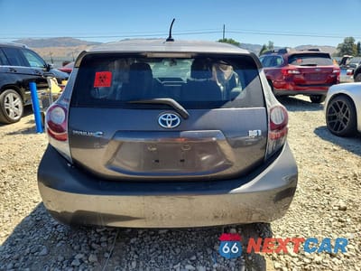 Zdjęcie 6 z 12 samochodu: 2012 TOYOTA PRIUS C THREE VIN:JTDKDTB37C1002722 - miniatura