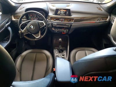 Zdjęcie 8 z 14 samochodu: 2017 BMW X1 XDRIVE28I VIN:WBXHT3C33H5F67907 - miniatura