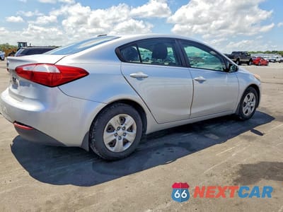 Trzecie zdjęcie samochodu z tyłu: 2016 KIA FORTE LX VIN:KNAFK4A66G5594408 - miniatura