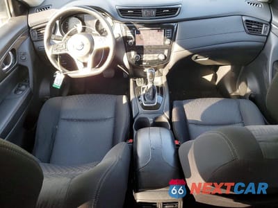 Zdjęcie 8 z 12 samochodu: 2019 NISSAN ROGUE SV VIN:JN8AT2MV8KW393764 - miniatura