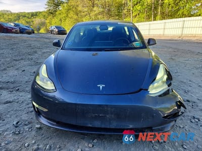 Piąte zdjęcie samochodu w środku: 2022 TESLA MODEL 3 VIN:5YJ3E1EB5NF235338 - miniatura