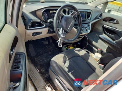 Zdjęcie 8 z 14 samochodu: 2020 CHRYSLER VOYAGER L VIN:2C4RC1AG1LR126085 - miniatura