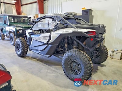 Trzecie zdjęcie samochodu z tyłu: 2023 CAN-AM MAVERICK X3 UTILITY VEHICLE VIN:3JBVGAY43PE004434 - miniatura