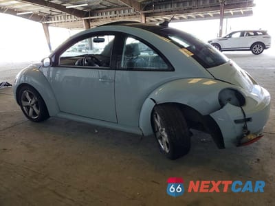 Drugie zdjęcie samochodu z przodu: 2010 VOLKSWAGEN NEW BEETLE VIN:3VWRG3AG3AM036485 - miniatura