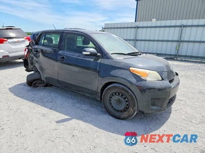 Czwarte zdjęcie samochodu z boku: 2013 SCION XD BASE VIN:JTKKUPB42D1030857 - miniatura
