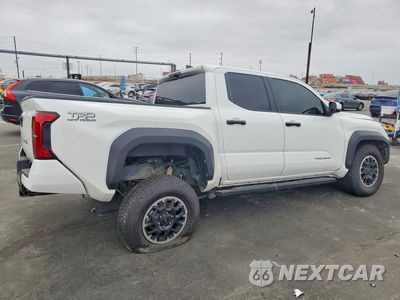 Trzecie zdjęcie samochodu z tyłu: 2025 TOYOTA TACOMA TRD OFF-ROAD VIN:3TMLB5JN5SM158512 - miniatura