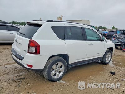 Trzecie zdjęcie samochodu z tyłu: 2016 JEEP COMPASS LATITUDE VIN:1C4NJCEB5GD620702 - miniatura