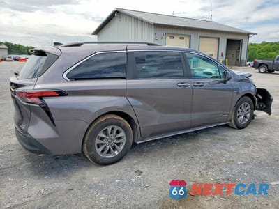 Trzecie zdjęcie samochodu z tyłu: 2021 TOYOTA SIENNA XLE VIN:5TDYRKEC1MS025368 - miniatura