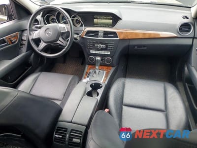 Zdjęcie 8 z 12 samochodu: 2013 MERCEDES-BENZ C 300 4MATIC VIN:WDDGF8AB2DR257485 - miniatura