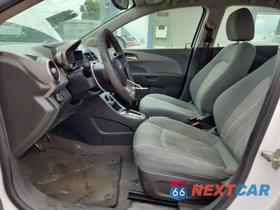 Zdjęcie 7 z 12 samochodu: 2014 CHEVROLET SONIC LT VIN:1G1JC5SH5E4208718 - miniatura