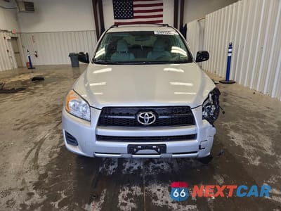 Piąte zdjęcie samochodu w środku: 2010 TOYOTA RAV4 BASE VIN:2T3BF4DV6AW067851 - miniatura