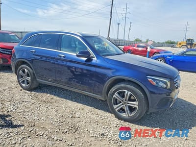 Czwarte zdjęcie samochodu z boku: 2018 MERCEDES-BENZ GLC 300 4MATIC VIN:WDC0G4KB2JV085973 - miniatura