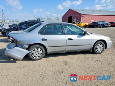 Trzecie zdjęcie samochodu z tyłu: 2000 HONDA ACCORD DX VIN:1HGCF8548YA803328 - miniatura
