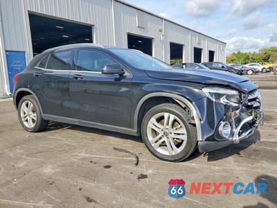 Czwarte zdjęcie samochodu z boku: 2019 MERCEDES-BENZ GLA 250 VIN:WDCTG4EB8KU015748 - miniatura