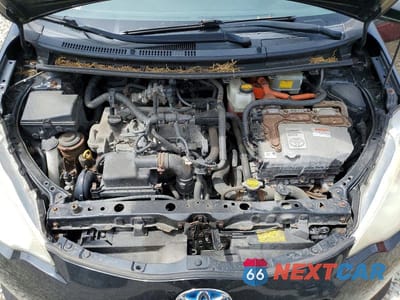 Zdjęcie 11 z 13 samochodu: 2012 TOYOTA PRIUS C TWO VIN:JTDKDTB35C1010740 - miniatura