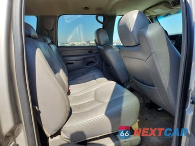 Zdjęcie 11 z 13 samochodu: 2005 CHEVROLET SUBURBAN C1500 VIN:3GNEC16Z95G182865 - miniatura
